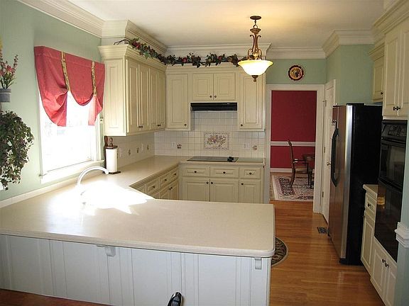 4th image of 2291 Waterford Dr