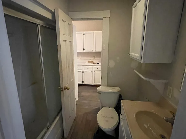 First Floor - Full Bathroom 1