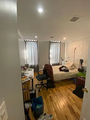 Rented by Aron Fried, LREB | media 5