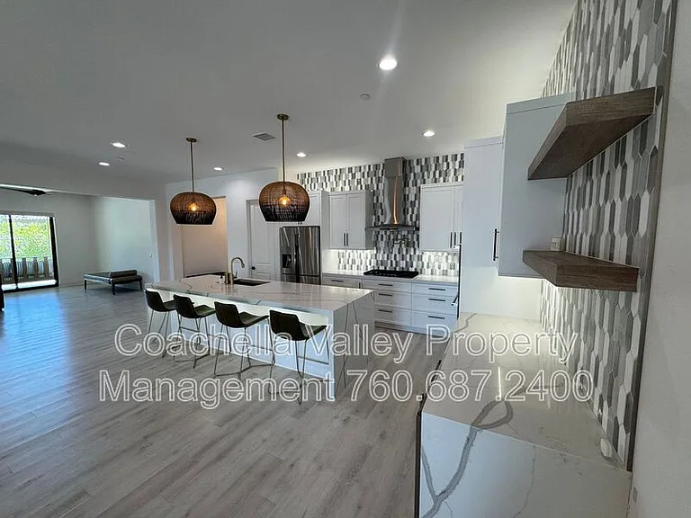 74635 Tesla Dr — Photo 13