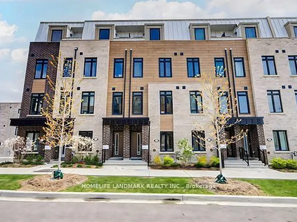 33 Case Ootes Dr, Toronto, ON M4A 2X2