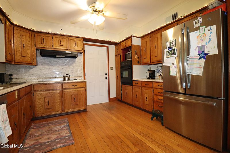 4th image of 9 Lindberg Court