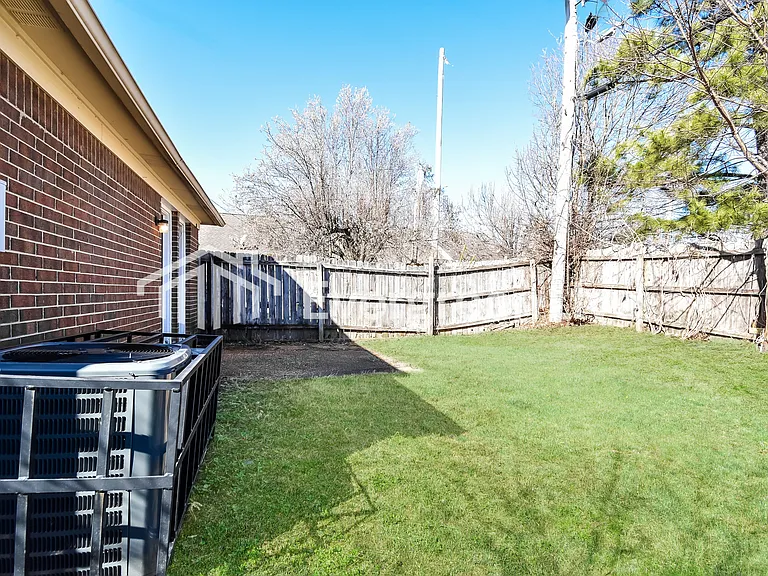 6894 Snyder Rd — Photo 14