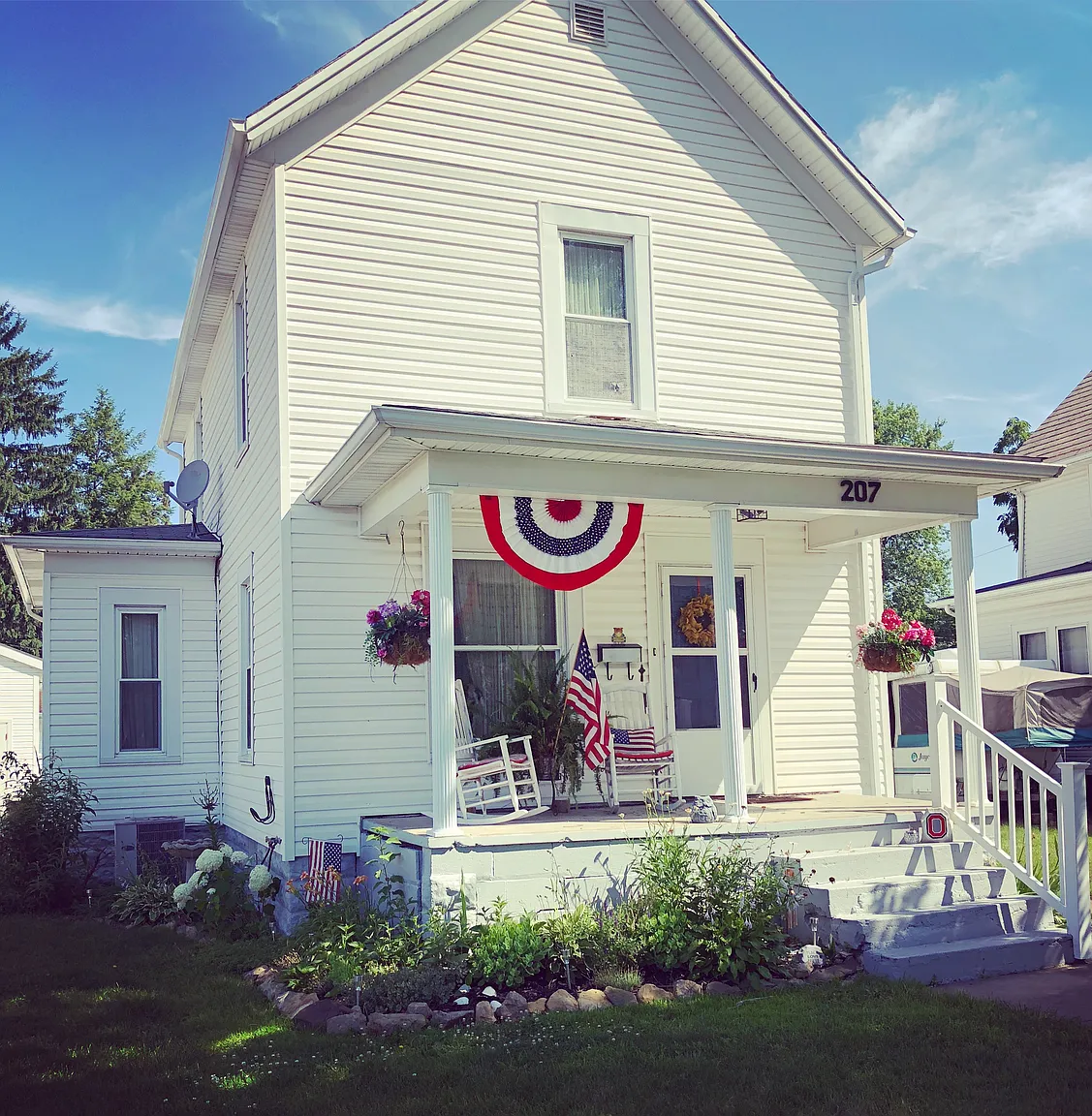 207 E Slingluff Ave photo 1