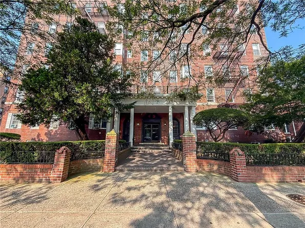 1500 Ocean Pkwy APT 4G, Brooklyn, NY 11230