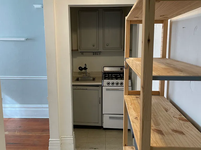 415 S University Ave #6 — Photo 5