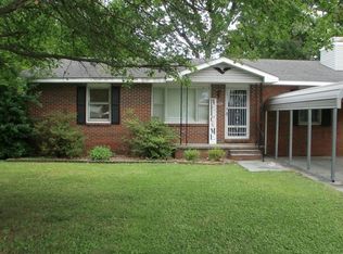 609 S 9th St, Charleston, MO 63834
