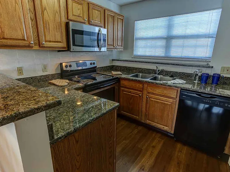 Windsong Place Apartments — Photo 83