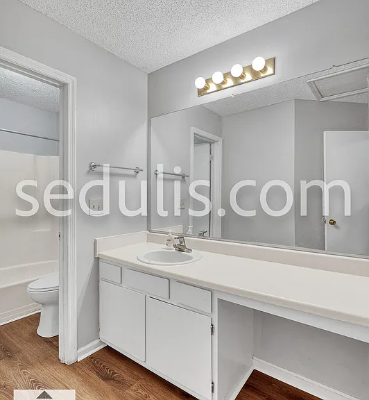 801 Temple Rd #A — Photo 20
