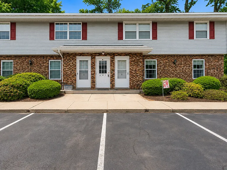 25A Pine Ln #6 — Photo 1