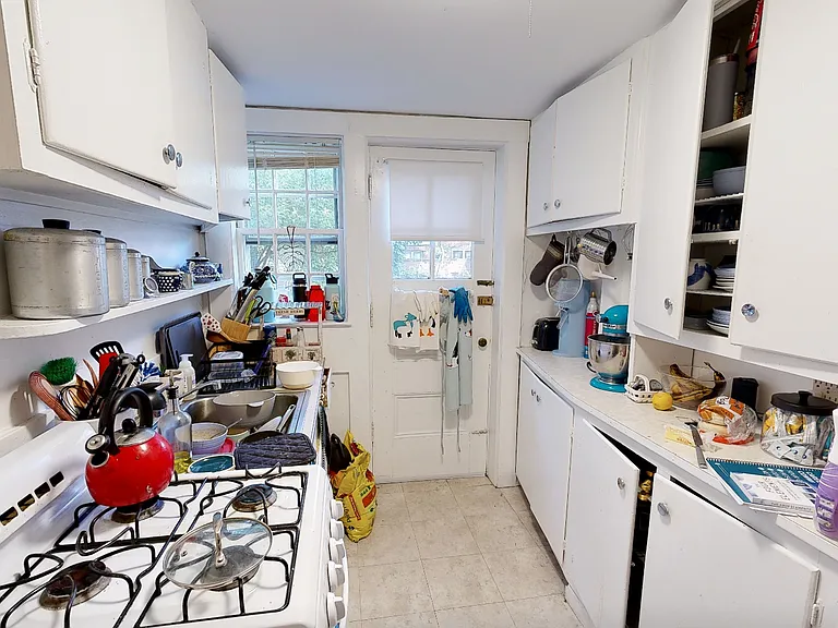 38 Gibson St #7B — Photo 5
