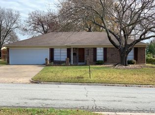 3917 Van Deman Dr, Benbrook, TX 76116