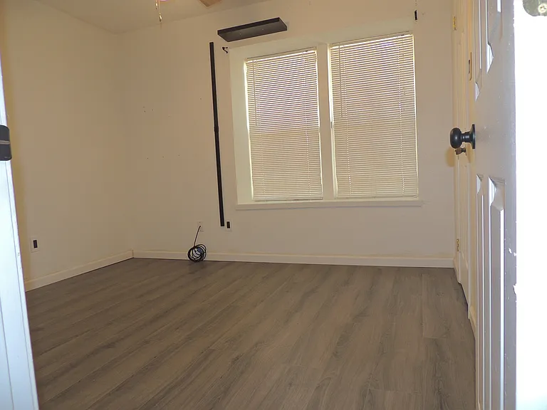 2187 Glenwood Dr — Photo 9