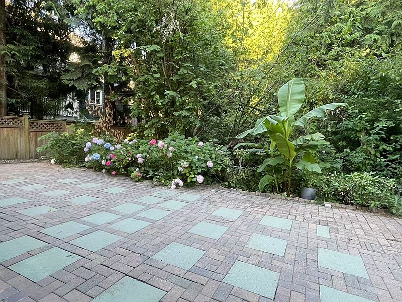 Surrey House for rent - 2 Bedrooms — photo 14
