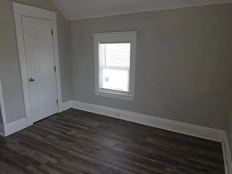 905 E Washington St — Photo 18