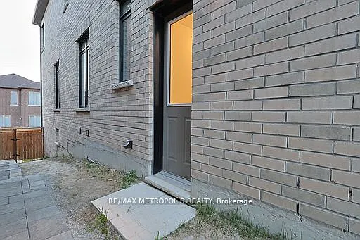 75 Eastgrove Sq #BASEMENT — Photo 17