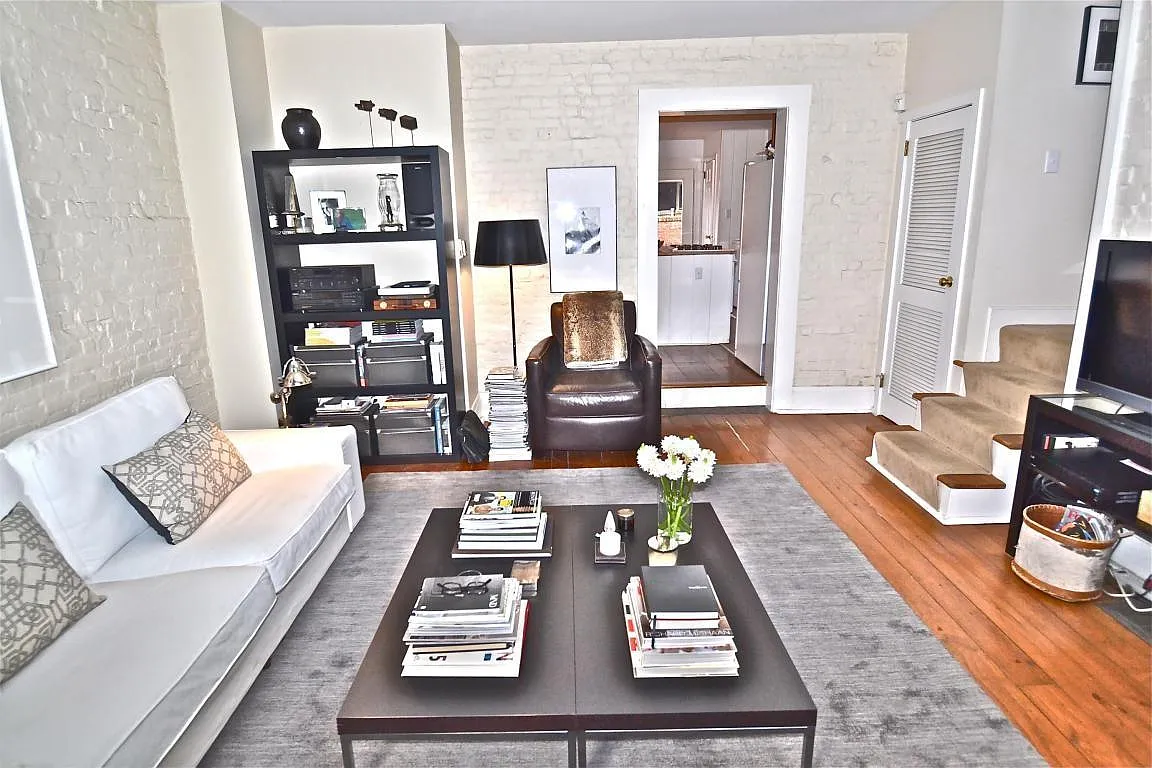 2 bed, 1.5 bath, 1150 sqft, $1,600 — Photo 3