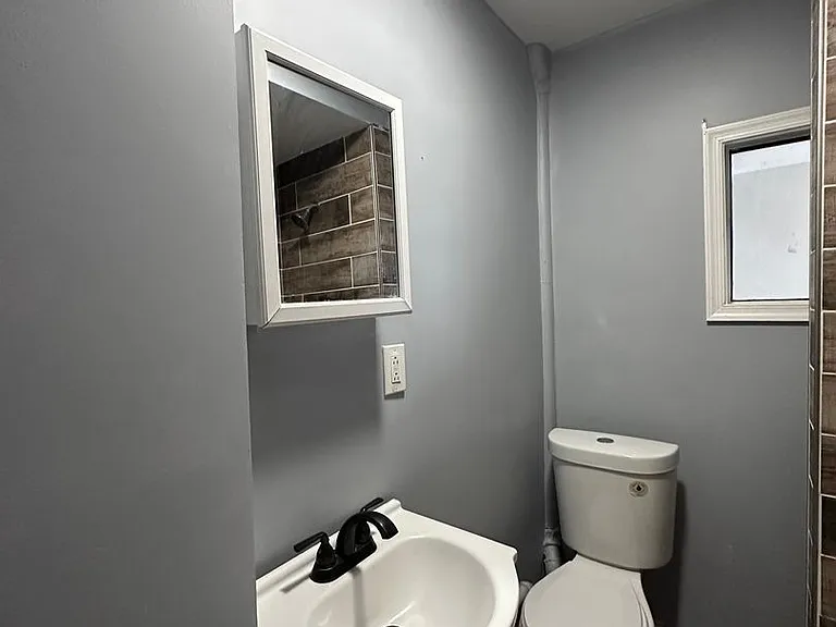 408 New Grove St — Photo 10