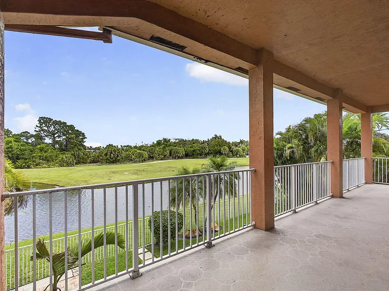 1724 Annandale Cir — Photo 53