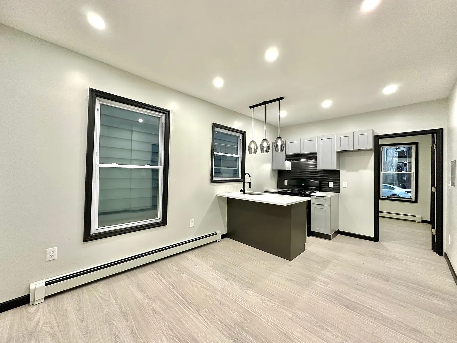 190 Ridge St — Photo 3