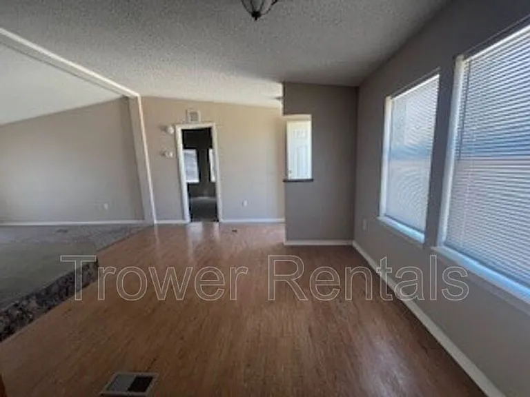 5153 N Moss Ave — Photo 22