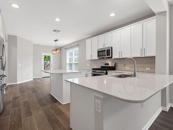 5th image of 720 Durness Dr