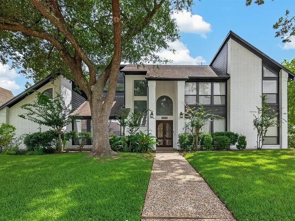 15714 Sylvan Lake Dr