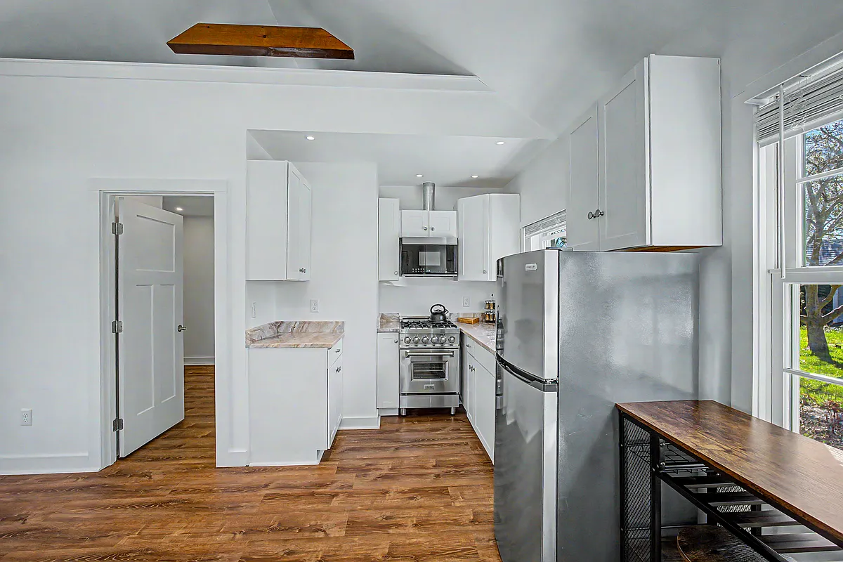 Building Photo - 33 Captain Murphys Way #A
