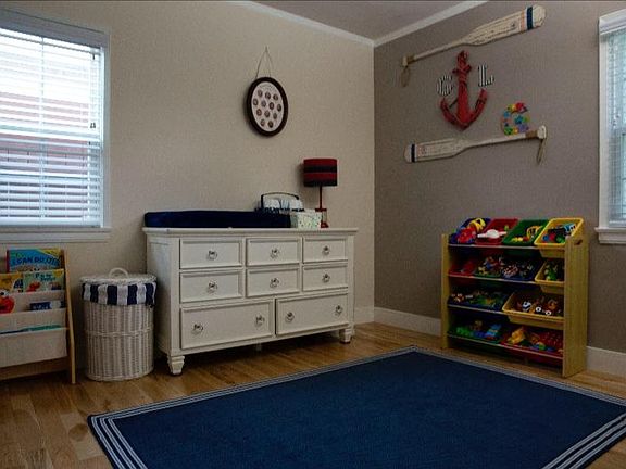 3rd image of 5046 Auckland Ave