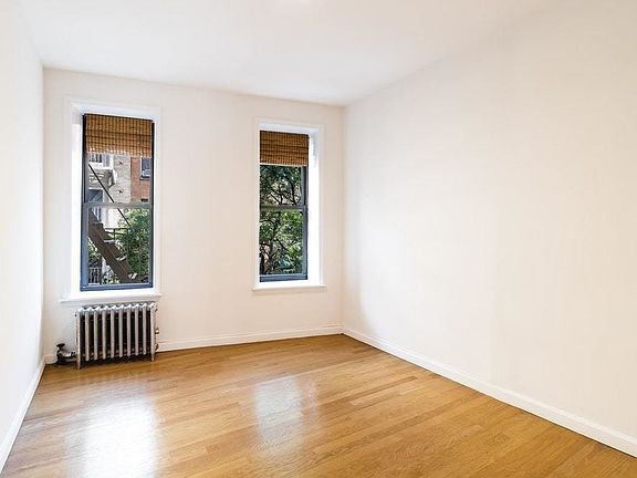 4th image of 114 Christopher St APT 13