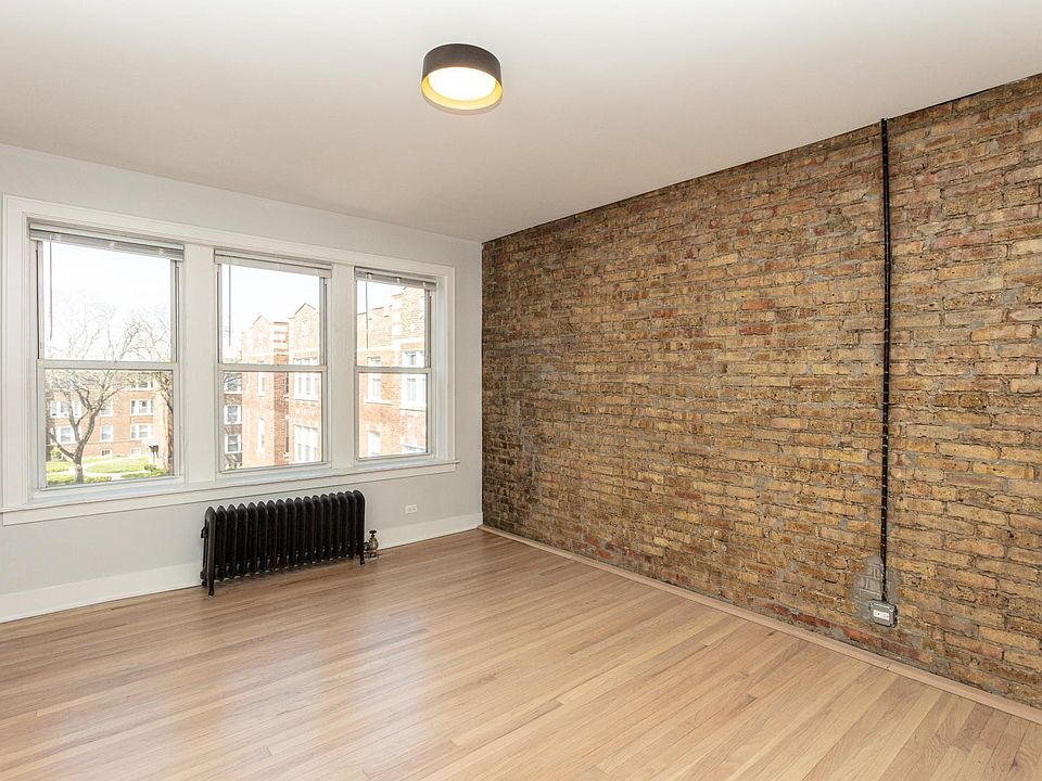 1st image of 4123 W Belle Plaine Ave APT 19