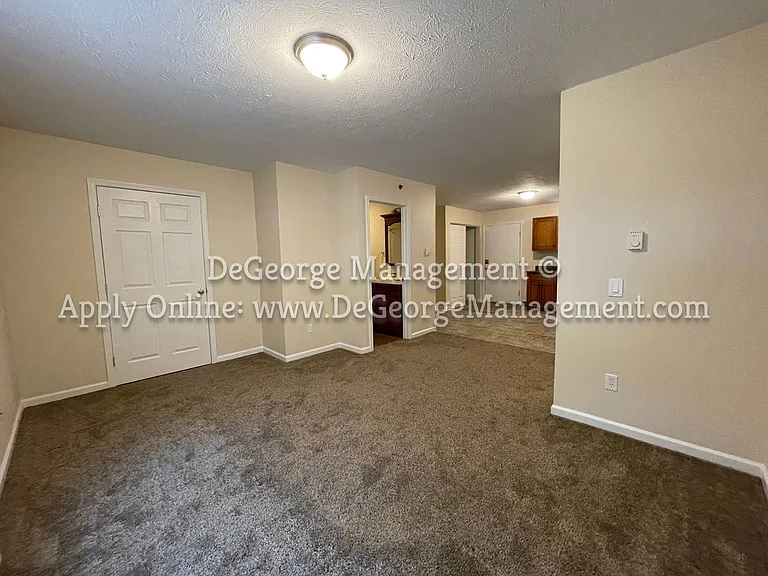 Big Tree Apartments — Photo 37