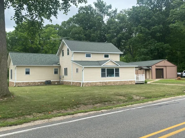 5456 Guernsey Lake Rd, Delton, MI 49046