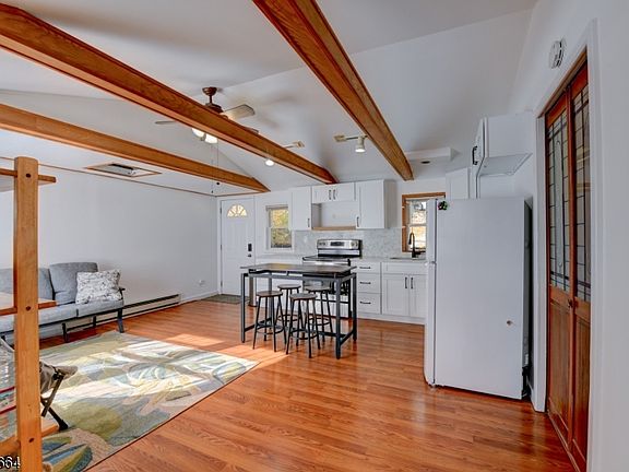 5th image of 9 Woods Rd