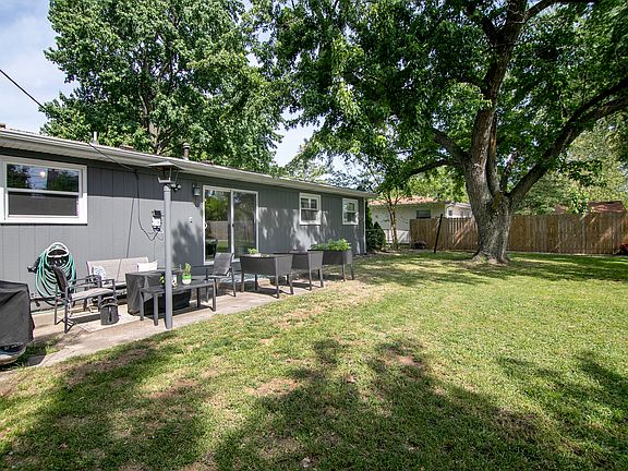 3rd image of 1274 Theresa Ln