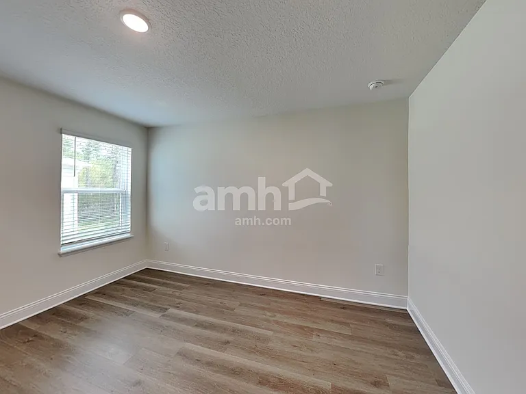 5696 Oesterle Rd — Photo 20