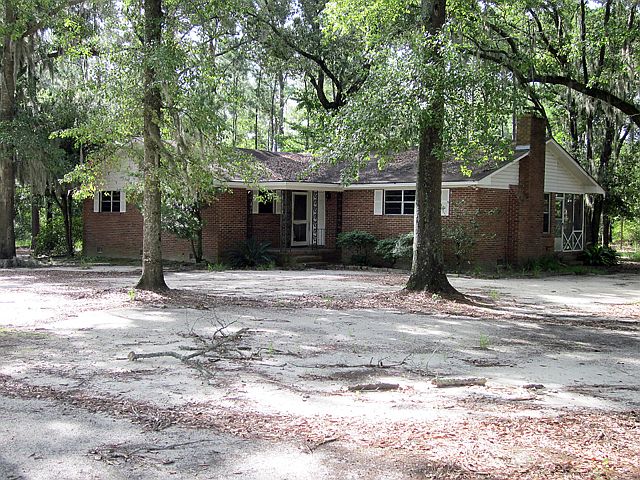 2nd image of 3675 Hickory Grove Rd N