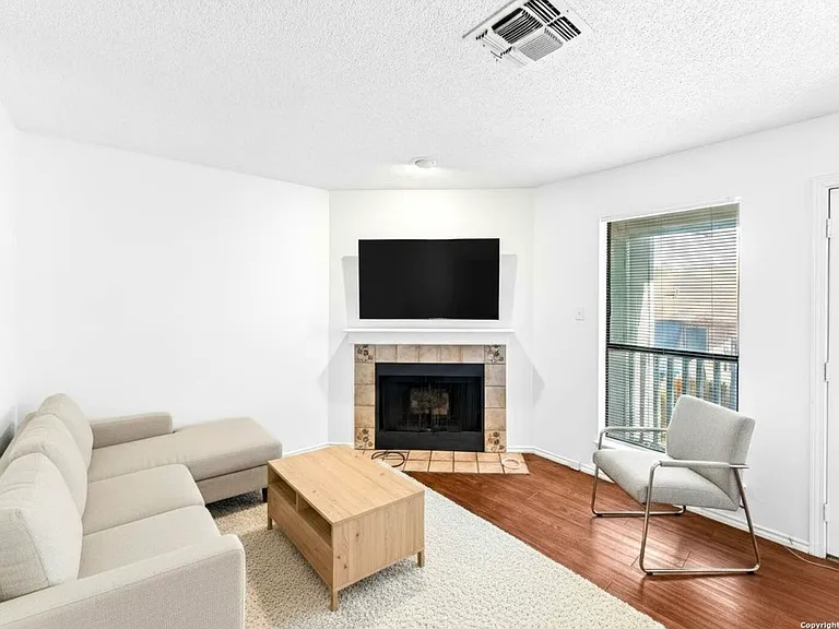 7572 Windsor Oaks — Photo 4