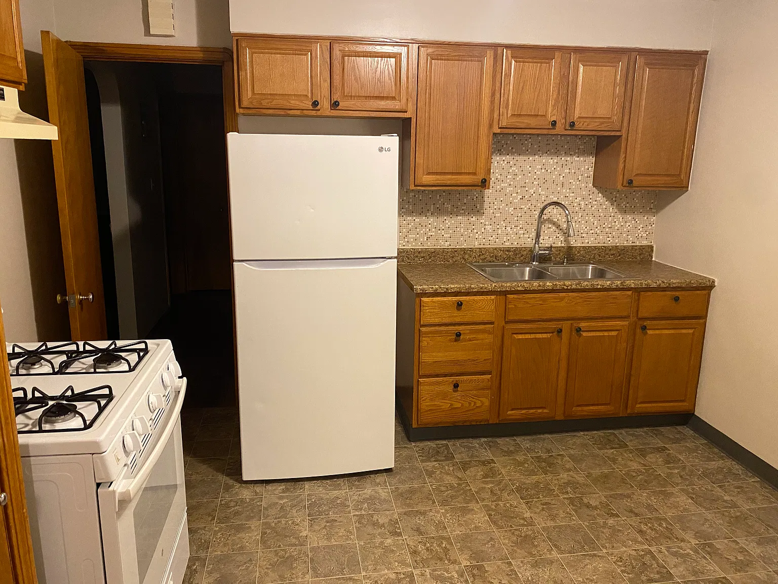 7515 Jameson Rd — Photo 2