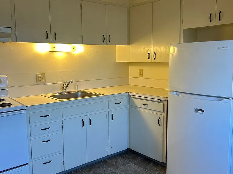 810 18th Ave SW #5 — Photo 10