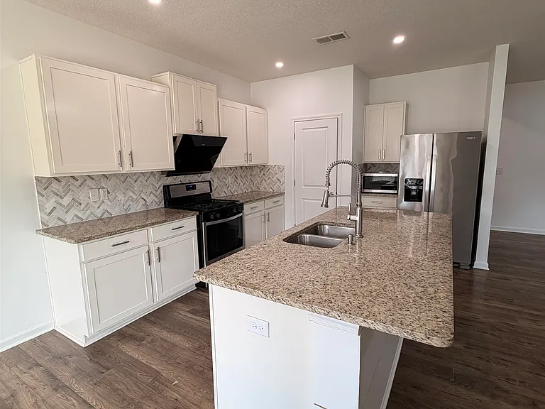 280 Lilly Dr — Photo 9