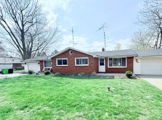 2085 Kellogg Dr, Fenton, MI 48430