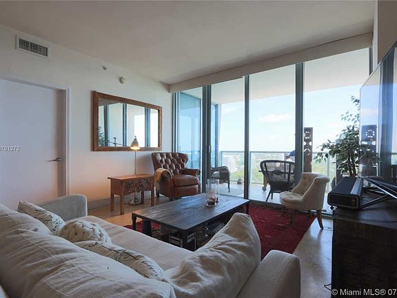 4th image of 601 NE 36th St APT 2104