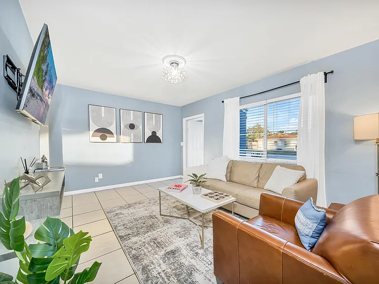 3331 Lake Ave — Photo 5