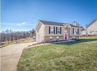 2116 N Fork Dr, Soddy Daisy, TN 37379