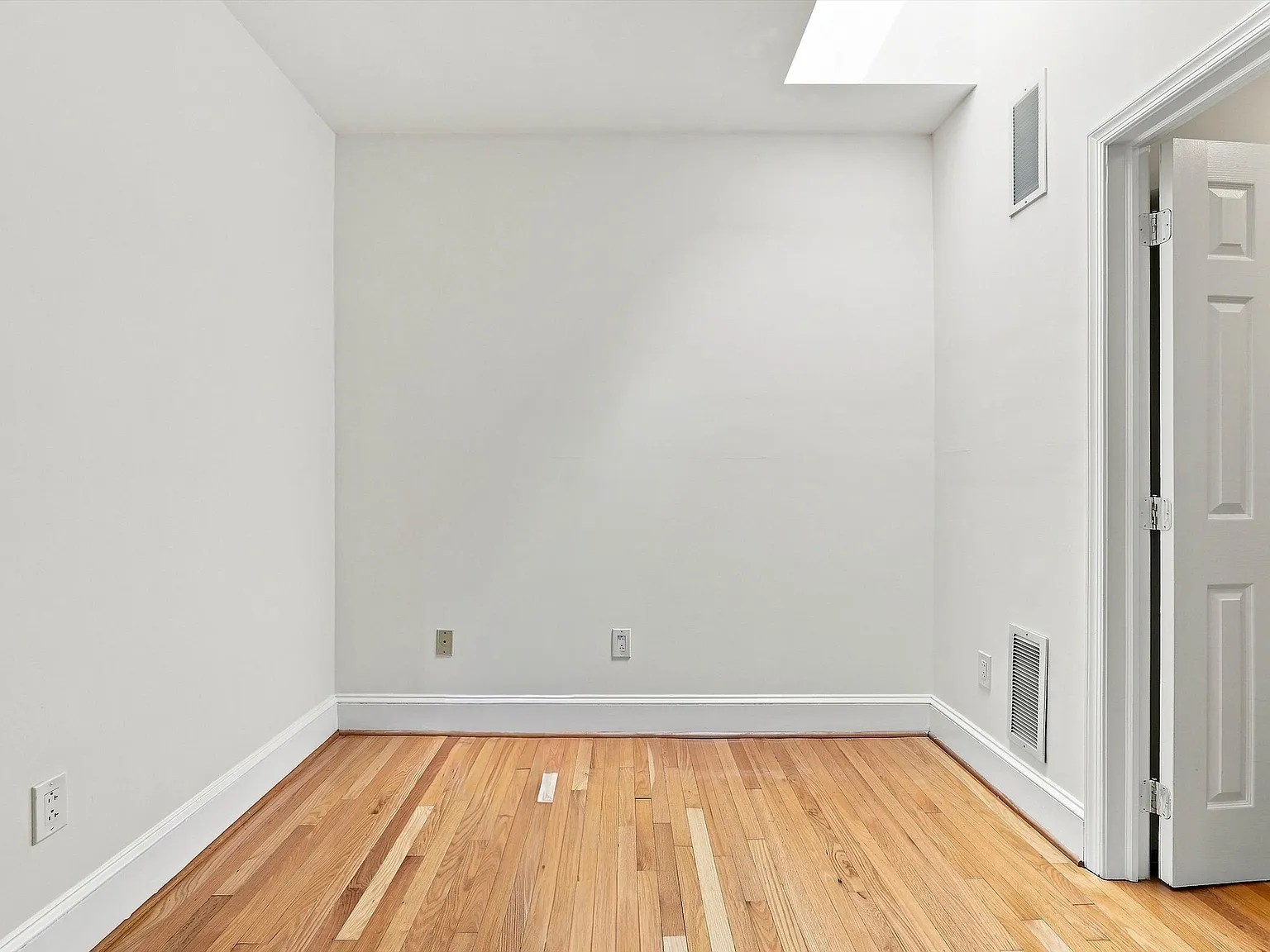 2 bed, 1.5 bath, $2,600 — Photo 4
