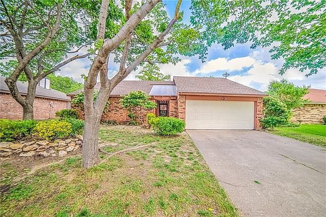 1st image of 2626 Claremont Dr