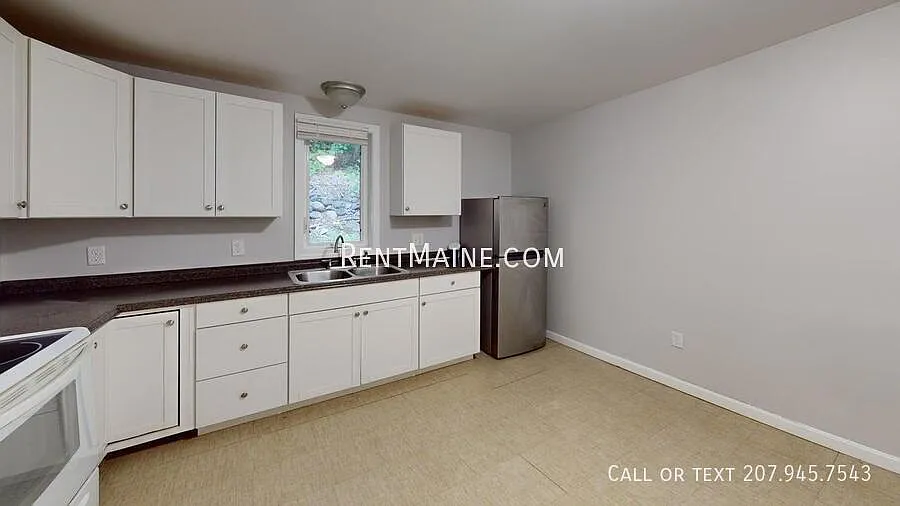 3 bed, 907 sqft, $1,870 — Photo 2