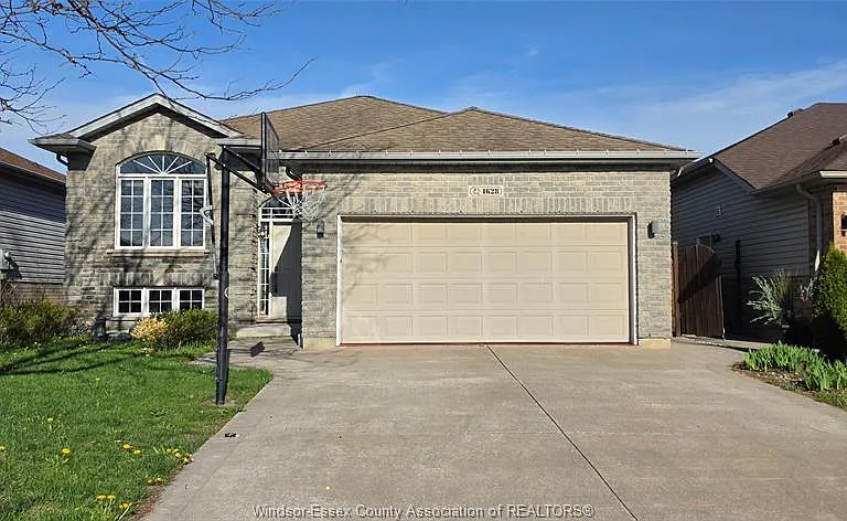 4628 Fontana Ave — Photo 1