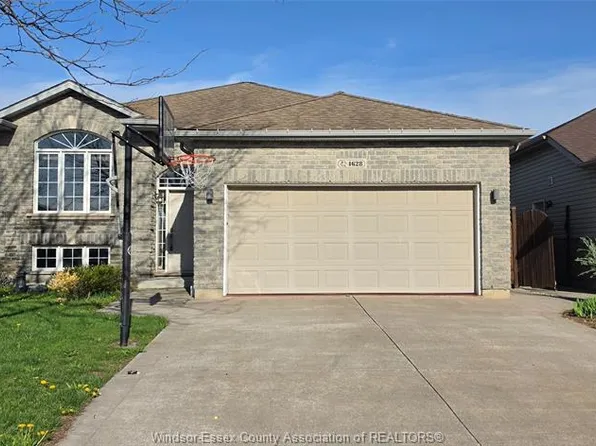 4628 Fontana Ave, Windsor, ON N9G 3C8